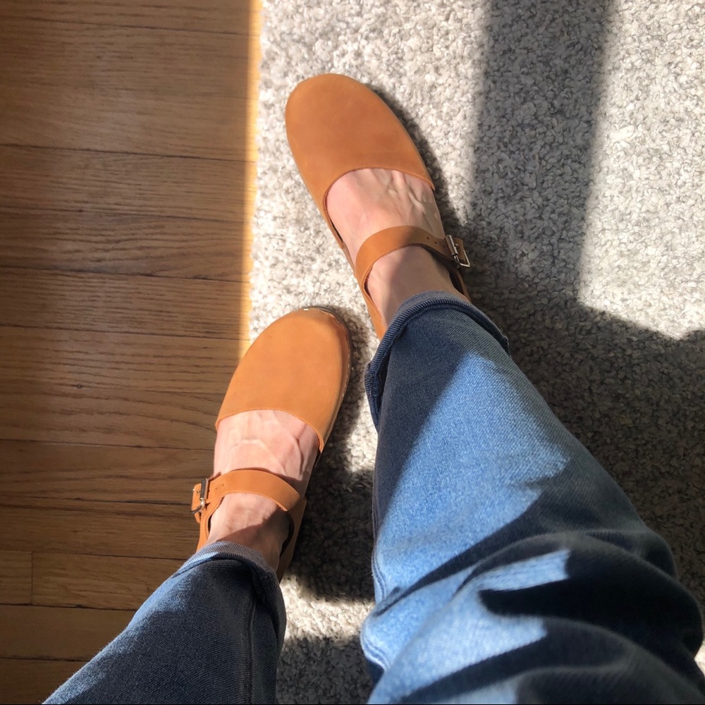 Low heel Lotta’s in brown